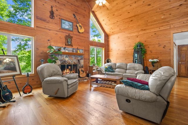 6330 W Laurel Road, London, KY 40741