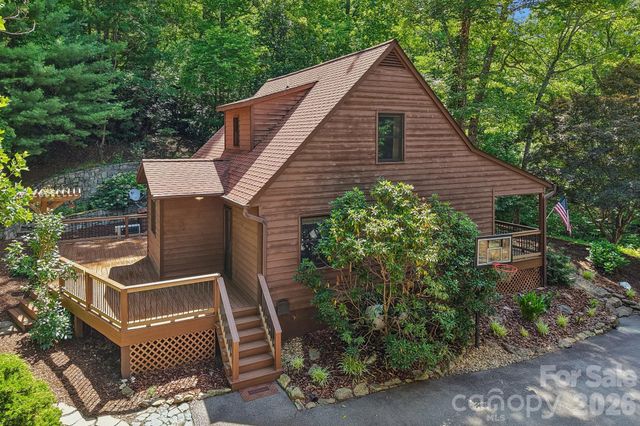 1952 Davis Mountain Road, Hendersonville, NC 28739
