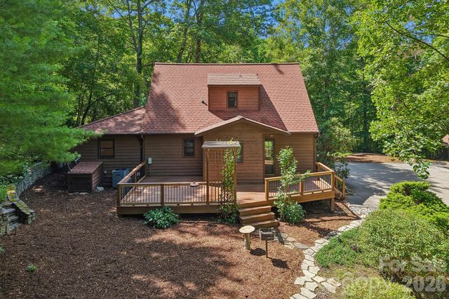 1952 Davis Mountain Road, Hendersonville, NC 28739