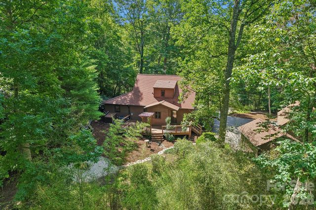 1952 Davis Mountain Road, Hendersonville, NC 28739
