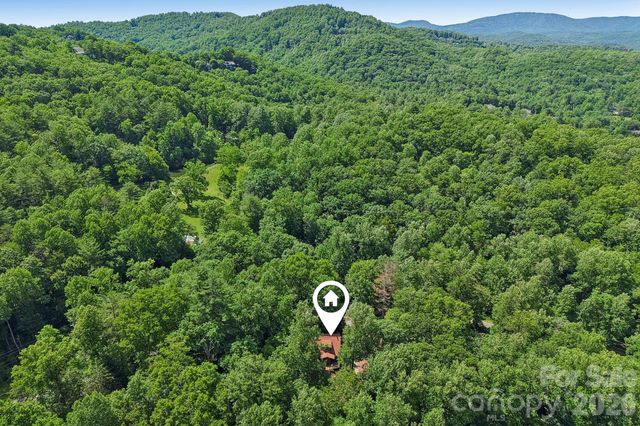 1952 Davis Mountain Road, Hendersonville, NC 28739