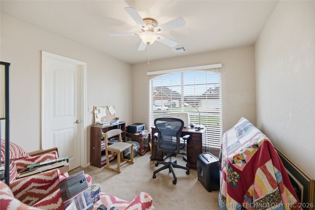 5209 S Bahama Avenue, Sand Springs, OK 74063