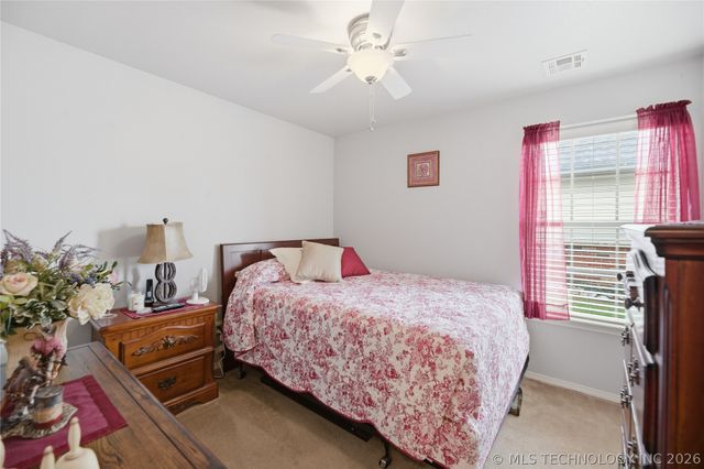 5209 S Bahama Avenue, Sand Springs, OK 74063