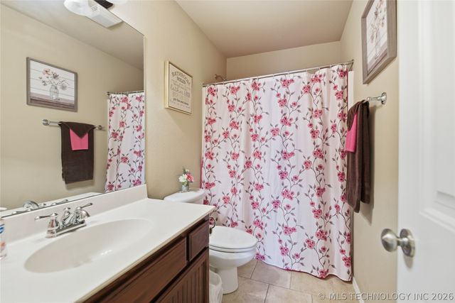 5209 S Bahama Avenue, Sand Springs, OK 74063