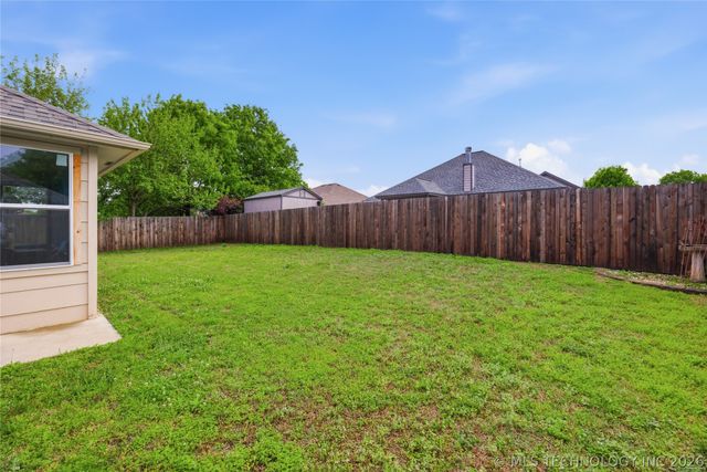 5209 S Bahama Avenue, Sand Springs, OK 74063