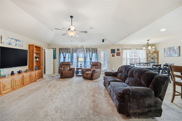 5209 S Bahama Avenue, Sand Springs, OK 74063