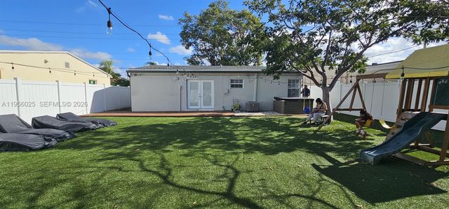 5157 NE 6th Ave, Oakland Park, FL 33334