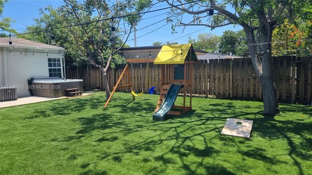 5157 NE 6th Ave, Oakland Park, FL 33334