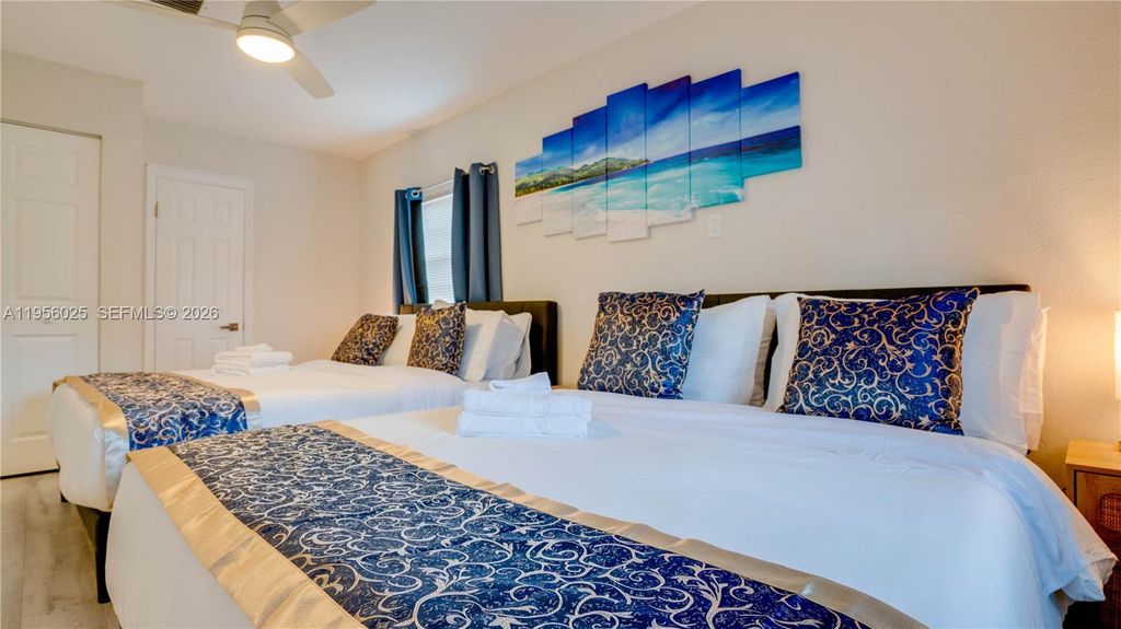 Image 11 of property listing at 5157 NE 6th Ave, Oakland Park, FL 33334