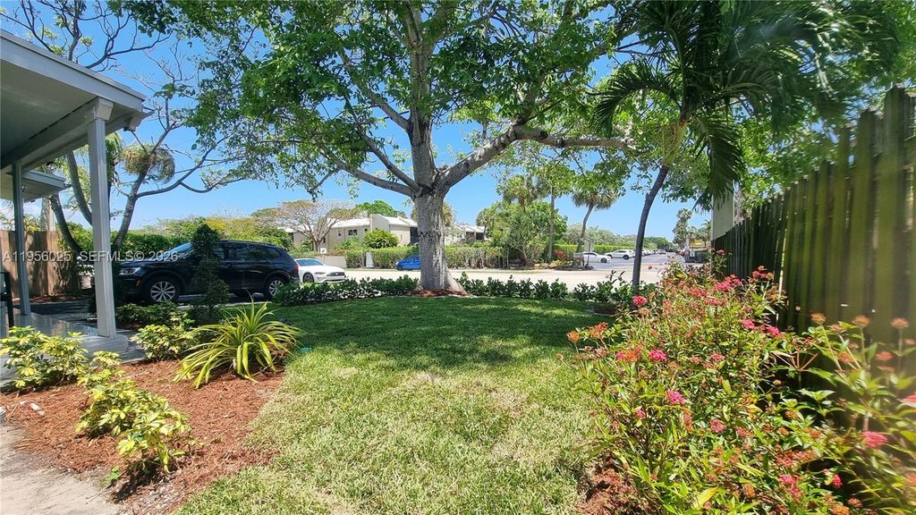 Image 20 of property listing at 5157 NE 6th Ave, Oakland Park, FL 33334