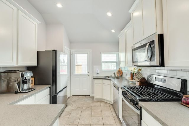 108 Cullen Street, Angleton, TX 77515