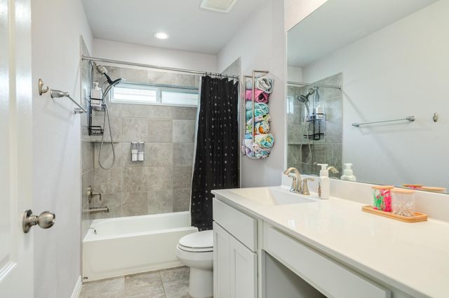 108 Cullen Street, Angleton, TX 77515