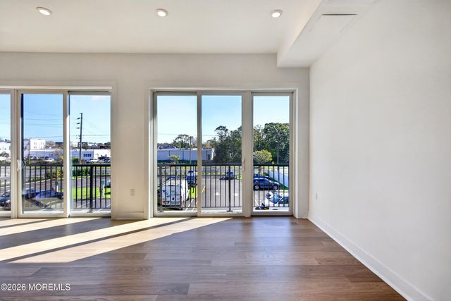 1 5th Avenue 209, Neptune City, NJ 07753