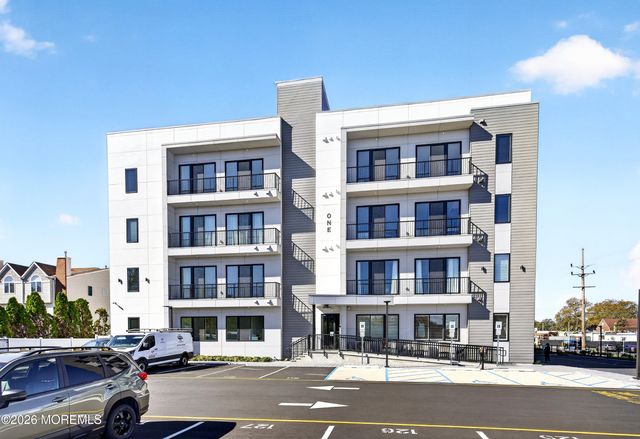 1 5th Avenue 209, Neptune City, NJ 07753