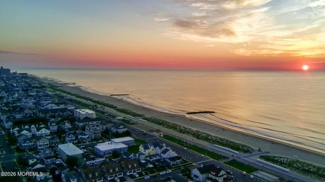 1 5th Avenue 209, Neptune City, NJ 07753