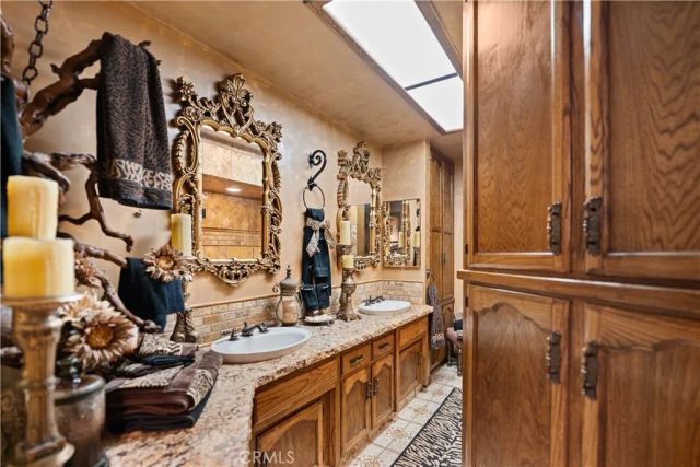 6016 E Texas, Bakersfield, CA 93307