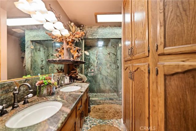 6016 E Texas, Bakersfield, CA 93307