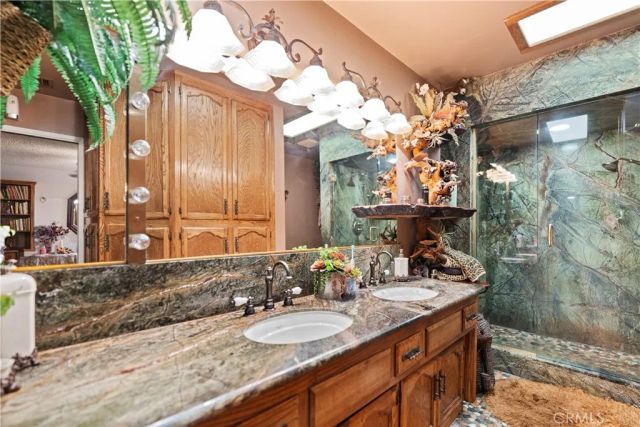 6016 E Texas, Bakersfield, CA 93307