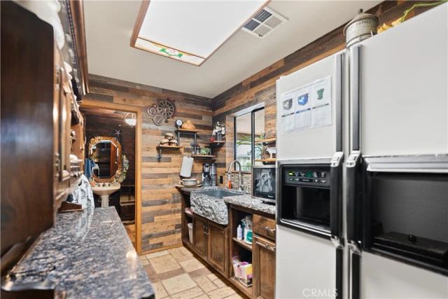 6016 E Texas, Bakersfield, CA 93307