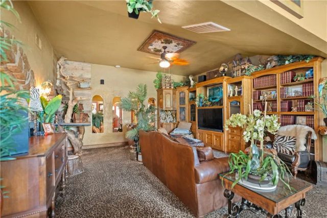 6016 E Texas, Bakersfield, CA 93307