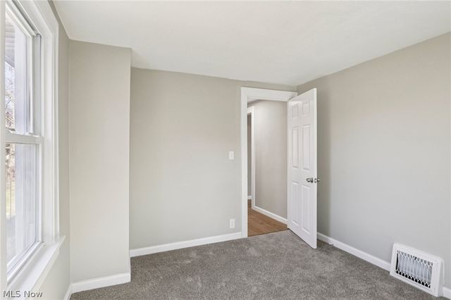 62 Jacobs Road, Hubbard, OH 44425