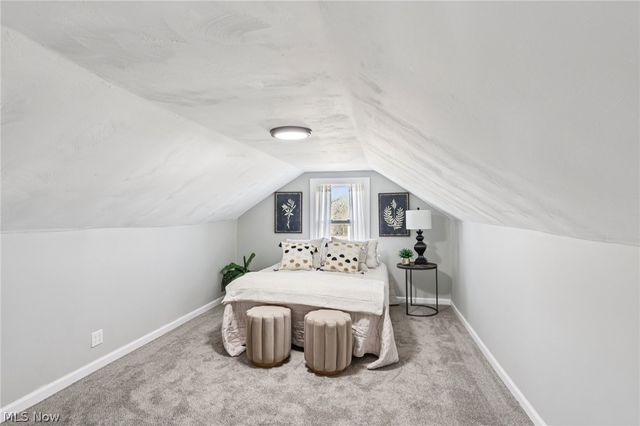 62 Jacobs Road, Hubbard, OH 44425