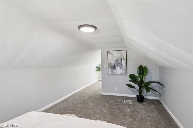 62 Jacobs Road, Hubbard, OH 44425