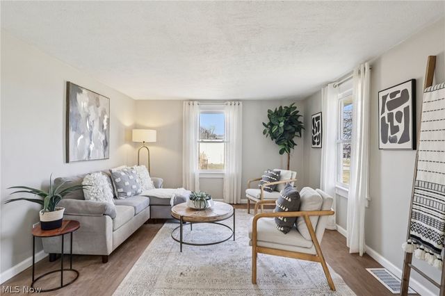 62 Jacobs Road, Hubbard, OH 44425