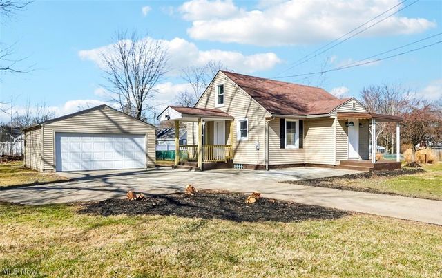 62 Jacobs Road, Hubbard, OH 44425
