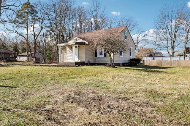 62 Jacobs Road, Hubbard, OH 44425