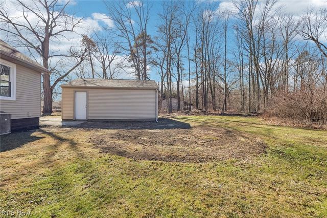 62 Jacobs Road, Hubbard, OH 44425