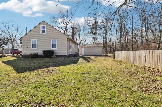 62 Jacobs Road, Hubbard, OH 44425