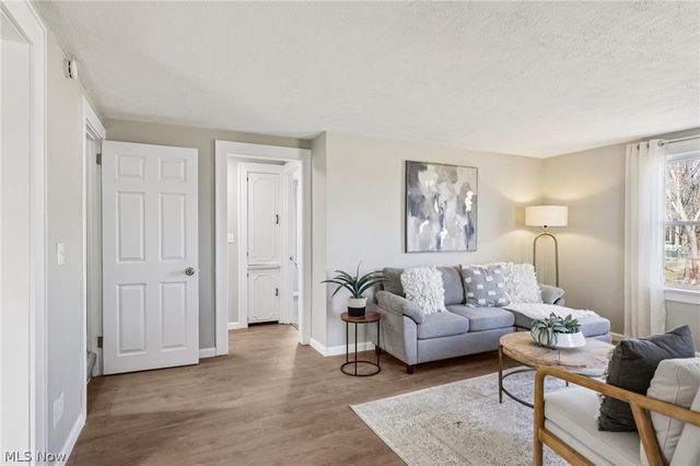 62 Jacobs Road, Hubbard, OH 44425