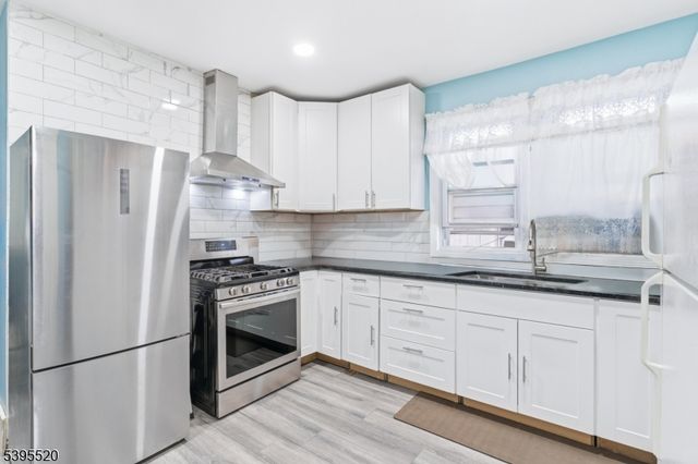 937 S Elmora Ave, Elizabeth City, NJ 07202