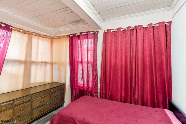 937 S Elmora Ave, Elizabeth City, NJ 07202