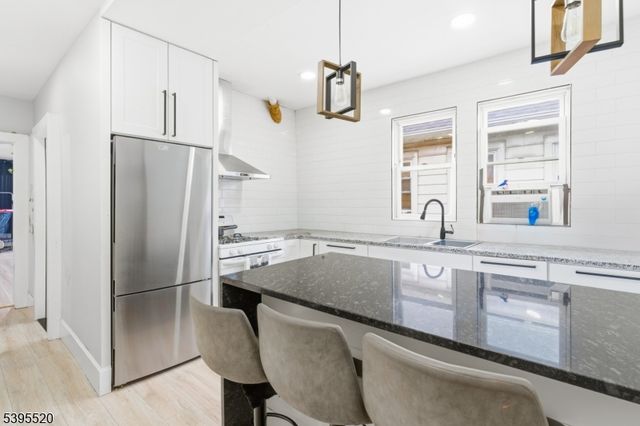 937 S Elmora Ave, Elizabeth City, NJ 07202