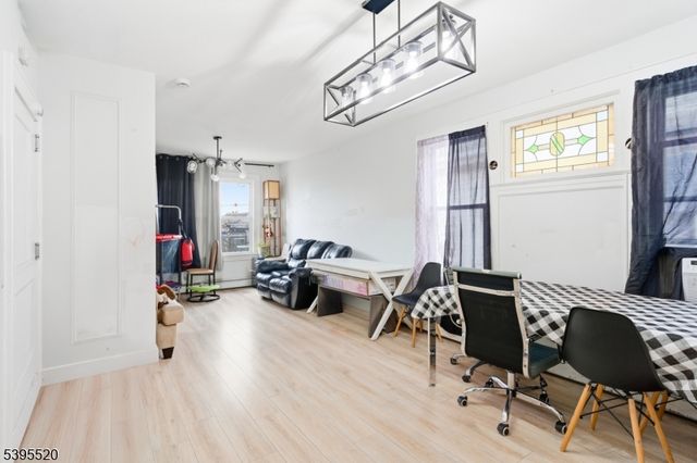 937 S Elmora Ave, Elizabeth City, NJ 07202