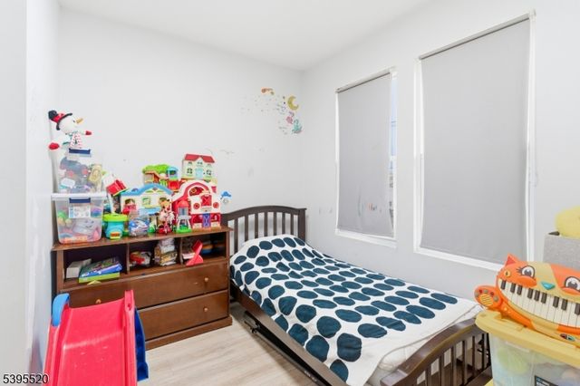 937 S Elmora Ave, Elizabeth City, NJ 07202