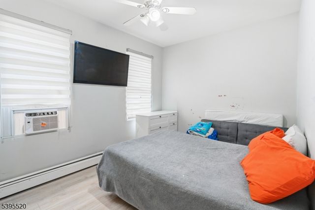 937 S Elmora Ave, Elizabeth City, NJ 07202