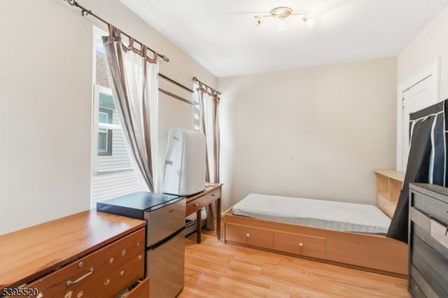 937 S Elmora Ave, Elizabeth City, NJ 07202