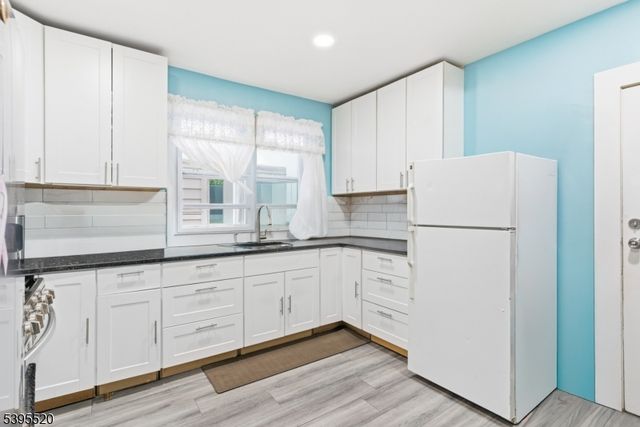 937 S Elmora Ave, Elizabeth City, NJ 07202