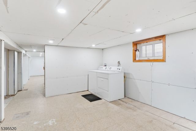 937 S Elmora Ave, Elizabeth City, NJ 07202