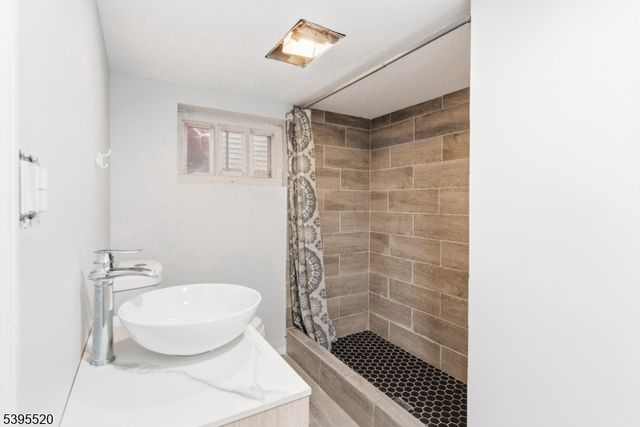 937 S Elmora Ave, Elizabeth City, NJ 07202