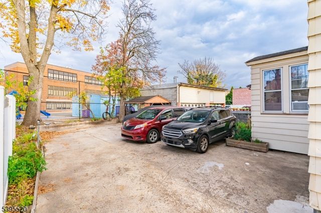 937 S Elmora Ave, Elizabeth City, NJ 07202