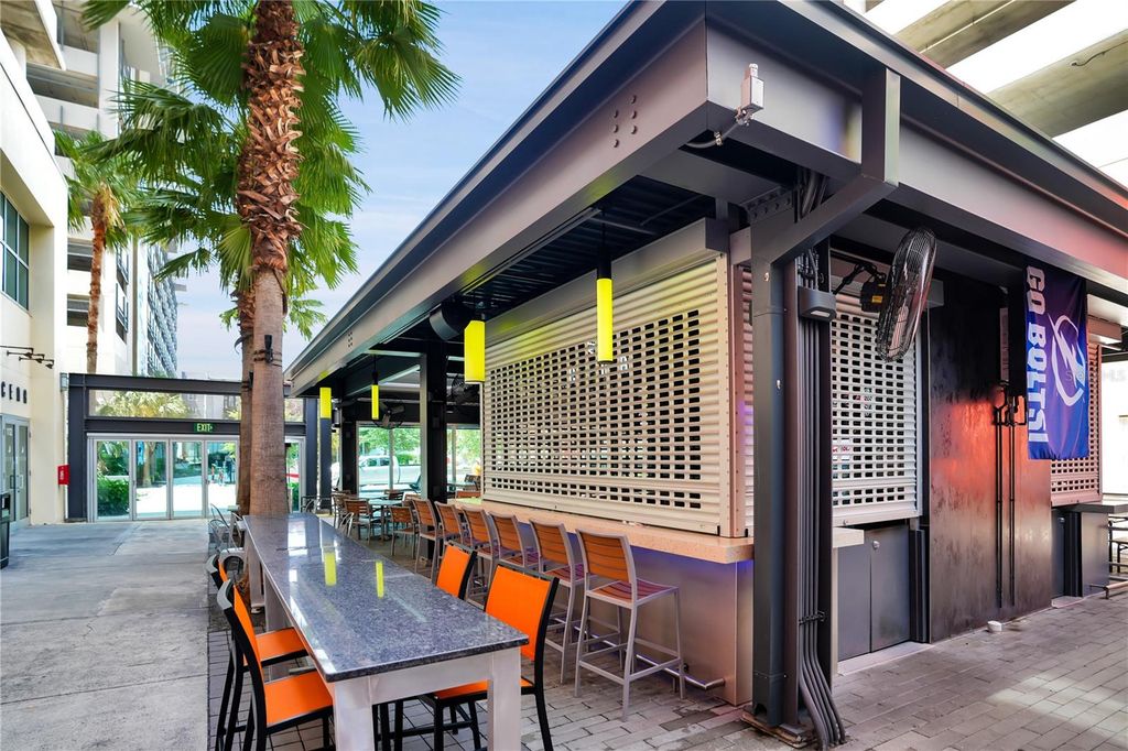 Image 30 of property listing at 1120 E KENNEDY BOULEVARD 827, Tampa, FL 33602