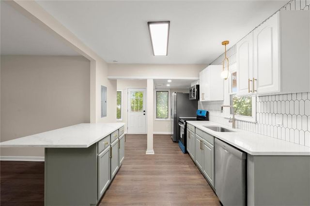 220 Woods Drive NE, Marietta, GA 30060