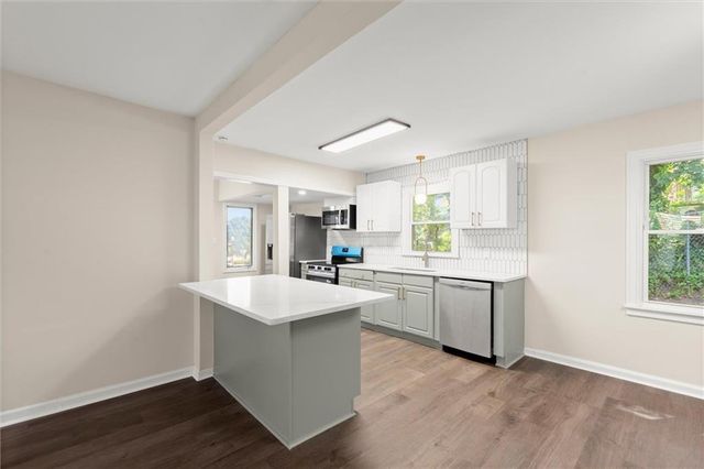 220 Woods Drive NE, Marietta, GA 30060