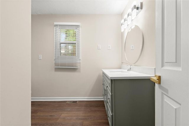 220 Woods Drive NE, Marietta, GA 30060