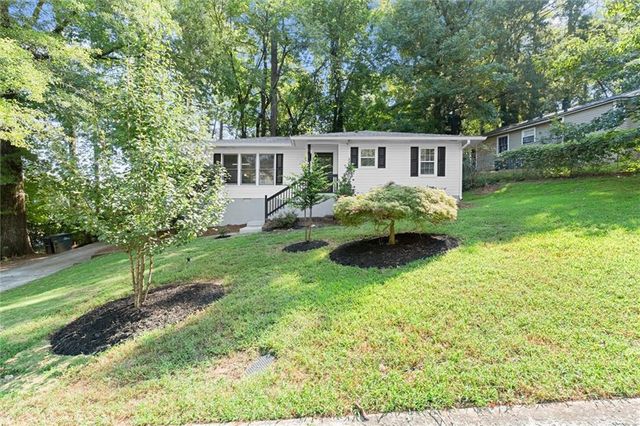 220 Woods Drive NE, Marietta, GA 30060