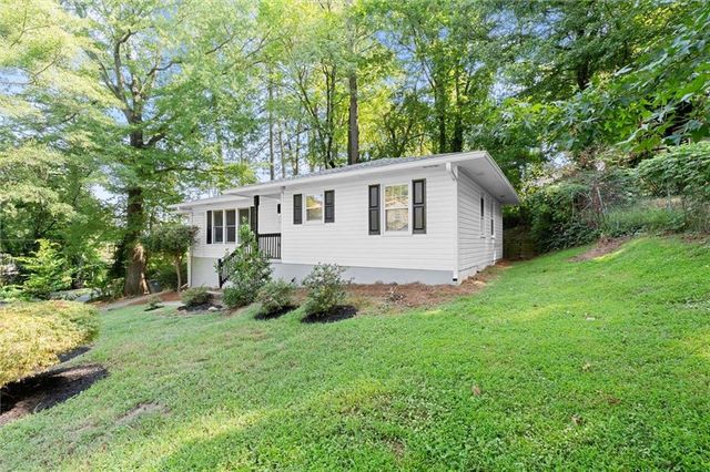 220 Woods Drive NE, Marietta, GA 30060